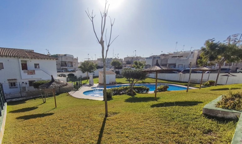 Herverkoop - Appartement / Flat -
Torrevieja* - Lago Jardin