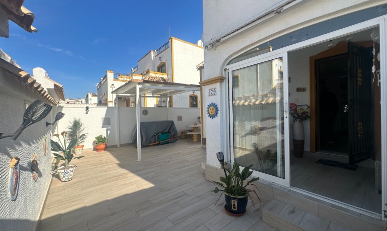 Herverkoop - Huis -
Orihuela* - Entre Naranjos Vistabella