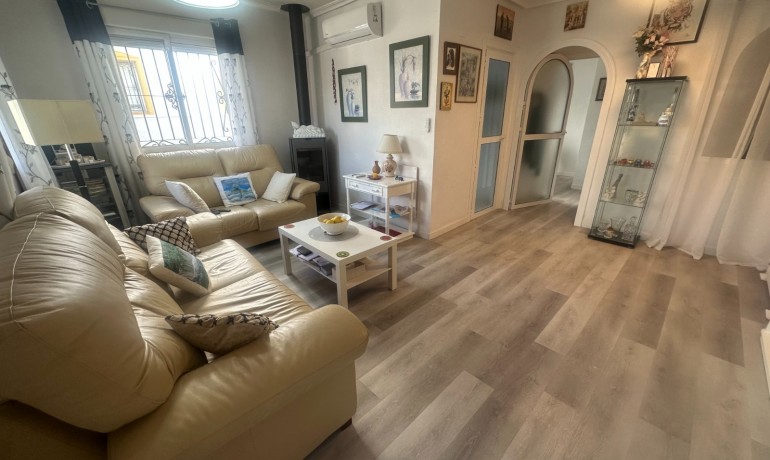 Herverkoop - Huis -
Orihuela* - Entre Naranjos Vistabella