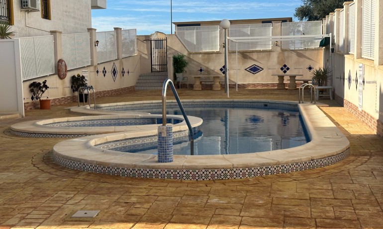 Herverkoop - Appartement / Flat -
Orihuela* - Entre Naranjos Vistabella
