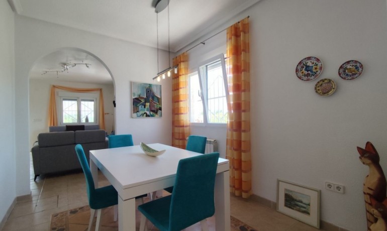 Herverkoop - Finca / Landgoed -
Albatera