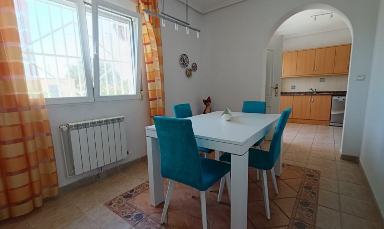 Herverkoop - Finca / Landgoed -
Albatera