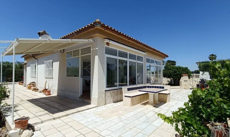 Herverkoop - Finca / Landgoed -
Albatera