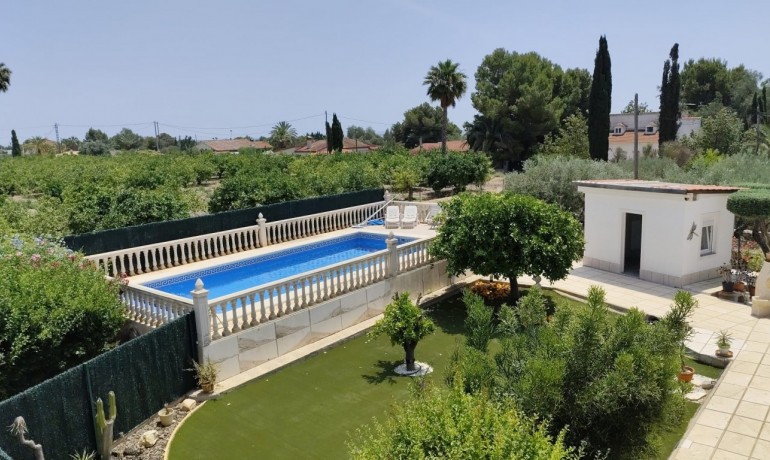 Herverkoop - Finca / Landgoed -
Albatera