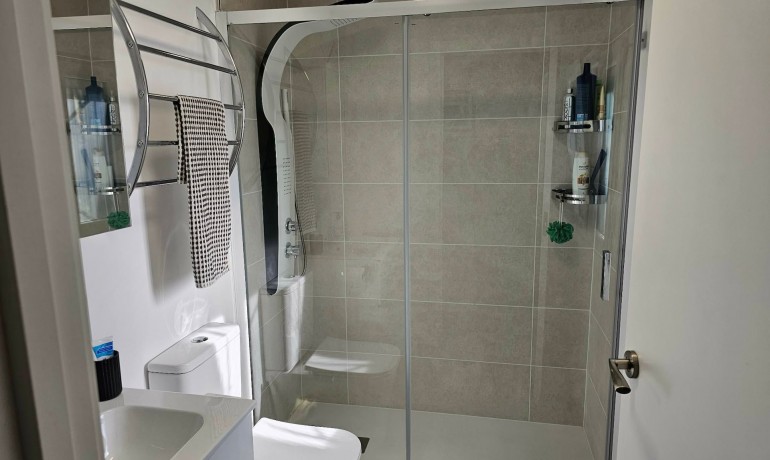 Herverkoop - Villa -
La Marina