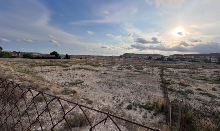 Revente - Plot -
mutxamel