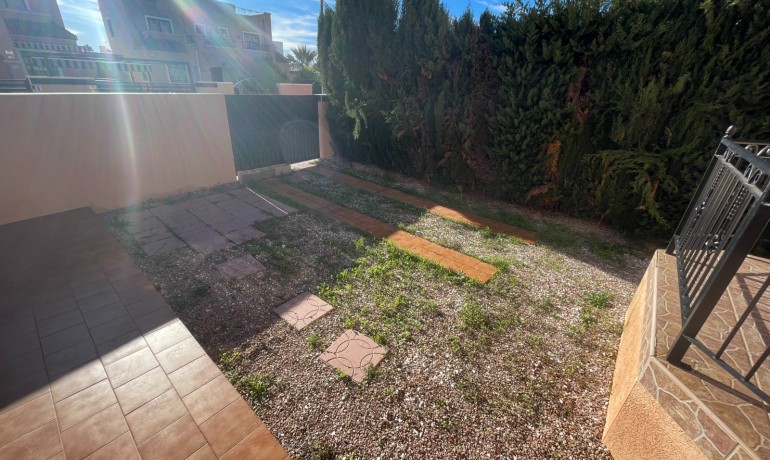 Herverkoop - Huis -
Los Montesinos* - La Herrada