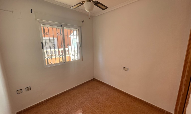 Herverkoop - Huis -
Los Montesinos* - La Herrada