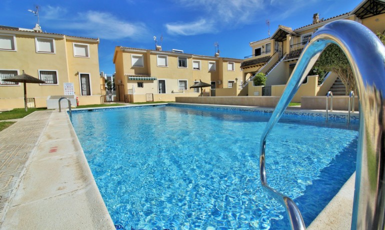 Venta - Apartamento / piso -
Villamartin