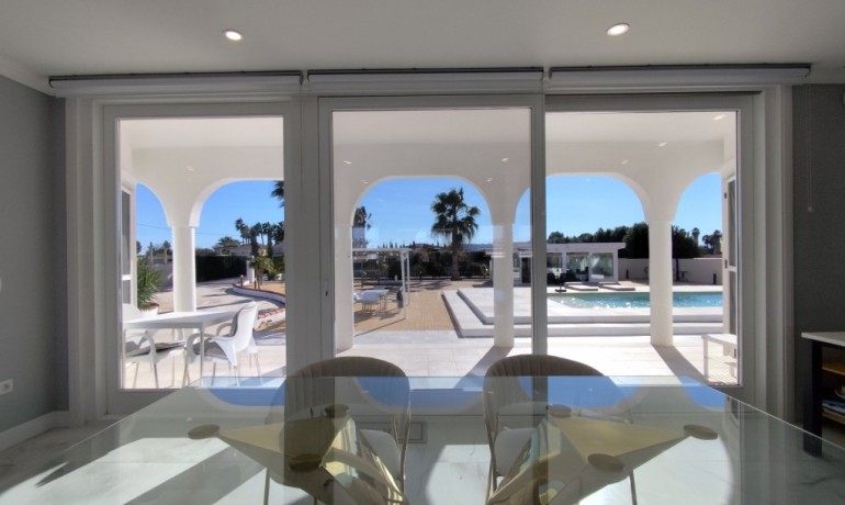 Herverkoop - Villa -
El Mudamiento