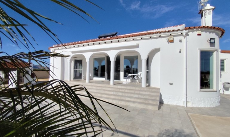 Herverkoop - Villa -
El Mudamiento