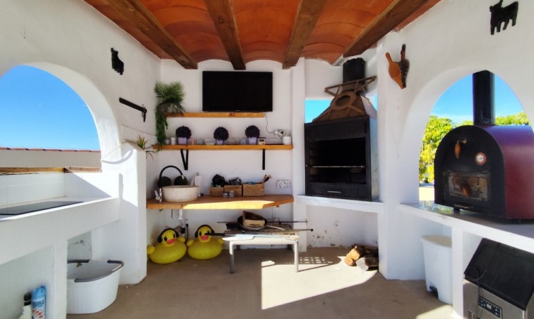 Herverkoop - Villa -
El Mudamiento