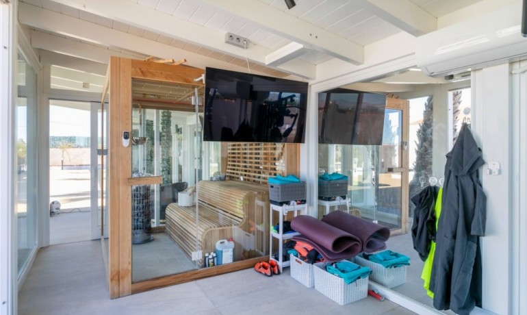 Herverkoop - Villa -
El Mudamiento