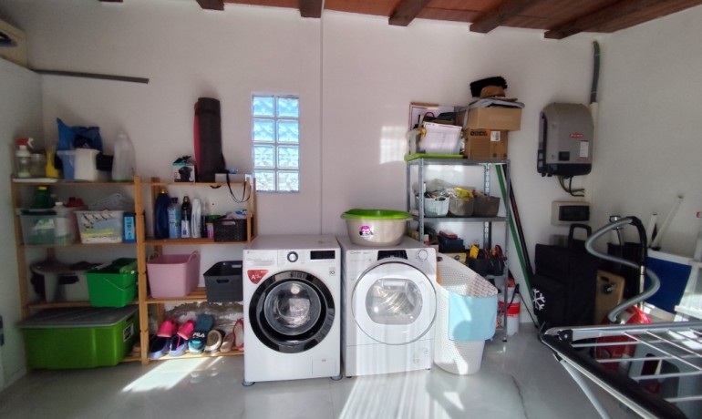 Herverkoop - Villa -
El Mudamiento