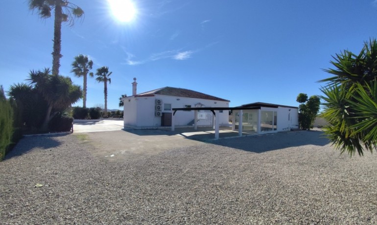 Herverkoop - Villa -
El Mudamiento