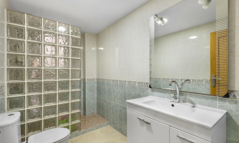 Venta - Apartamento / piso -
Torrevieja - torrevieja