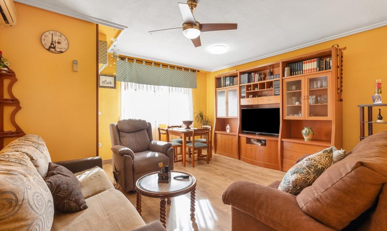 Herverkoop - Appartement / Flat -
Torrevieja* - Estacion de autobuses