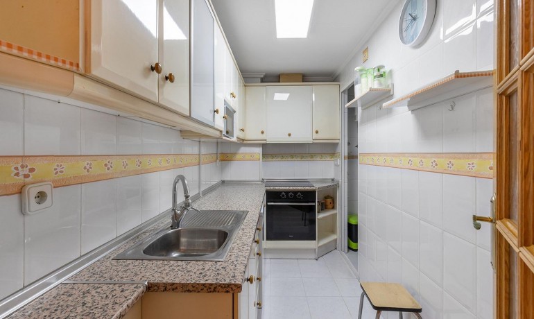 Herverkoop - Appartement / Flat -
Torrevieja* - Estacion de autobuses