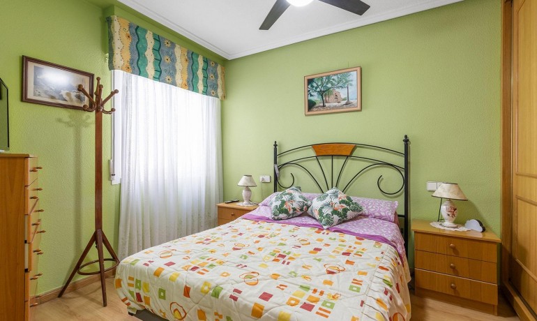 Herverkoop - Appartement / Flat -
Torrevieja* - Estacion de autobuses