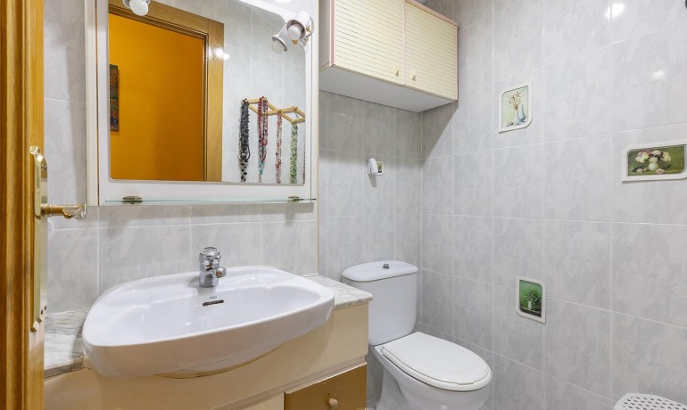 Herverkoop - Appartement / Flat -
Torrevieja* - Estacion de autobuses