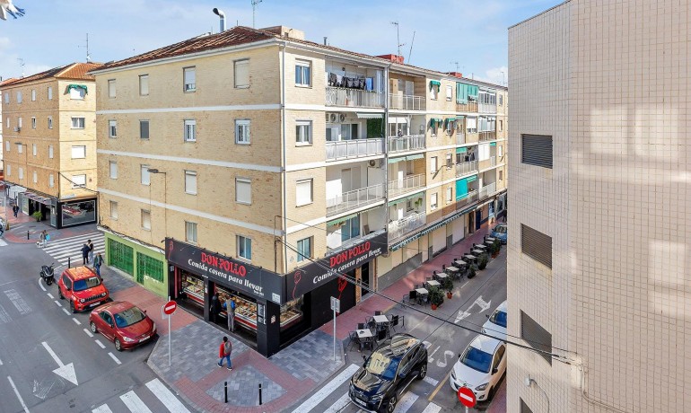 Herverkoop - Appartement / Flat -
Torrevieja* - Estacion de autobuses