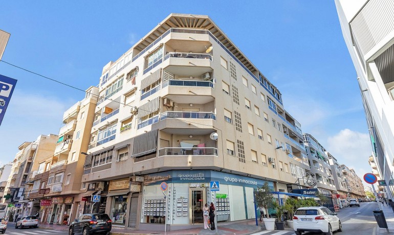 Herverkoop - Appartement / Flat -
Torrevieja* - Estacion de autobuses