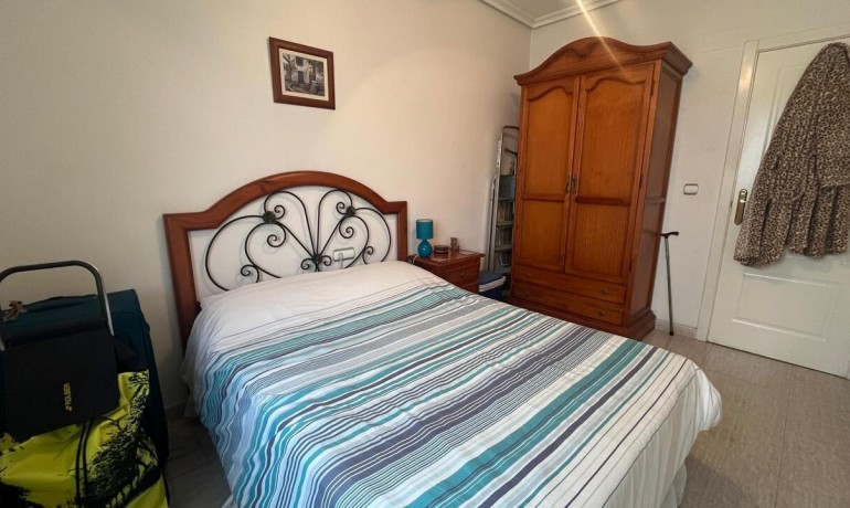 Venta - Apartamento / piso -
Almoradi