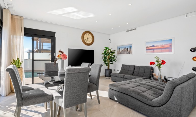 Herverkoop - Villa -
Los Alcázares* - Euro Roda