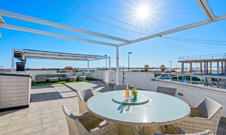 Herverkoop - Villa -
Los Alcázares* - Euro Roda