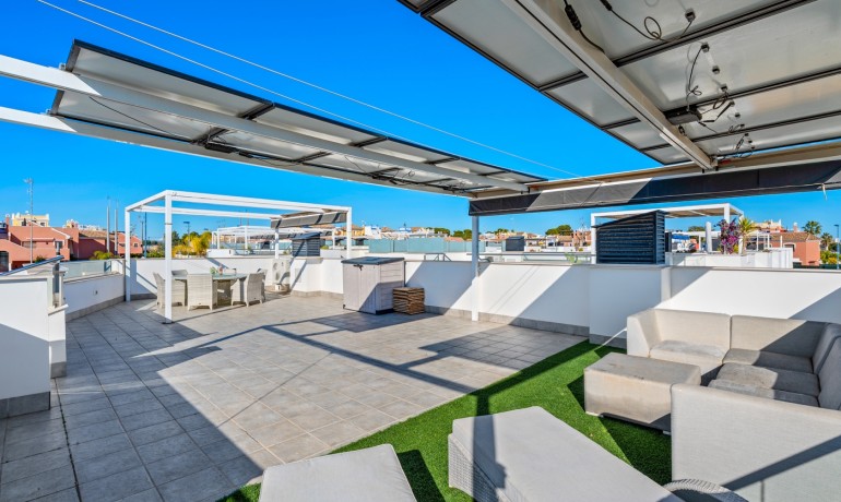 Herverkoop - Villa -
Los Alcázares* - Euro Roda