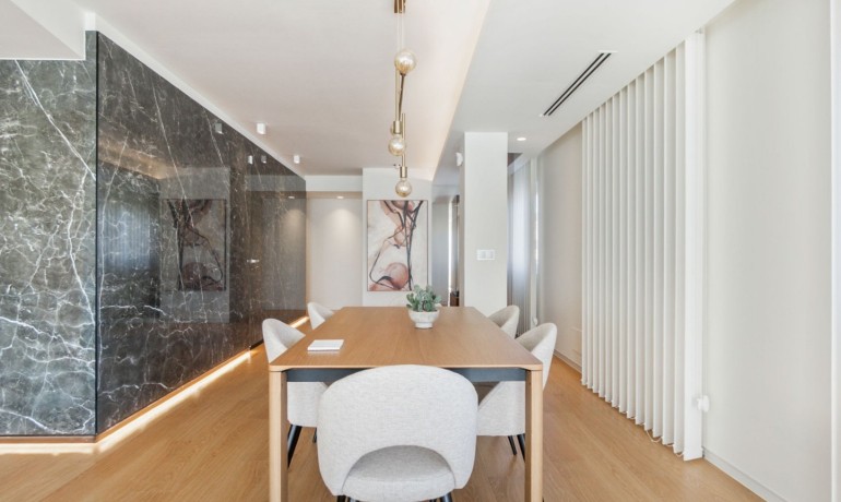 Venta - Apartamento / piso -
Torrevieja