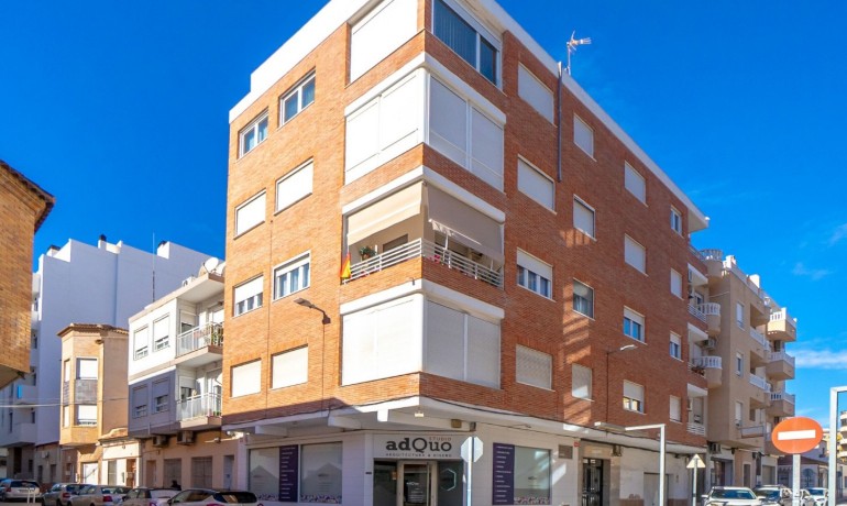 Venta - Apartamento / piso -
Torrevieja