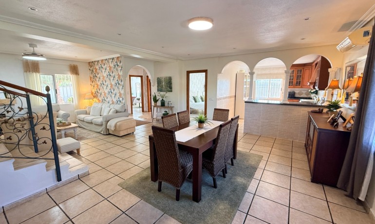 Herverkoop - Villa -
Hondon de los frailes - Hondon de los Frailes*