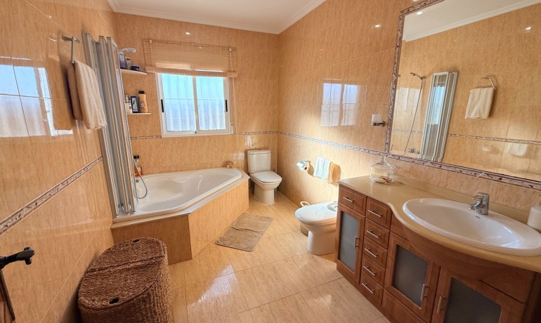 Herverkoop - Villa -
Hondon de los frailes - Hondon de los Frailes*