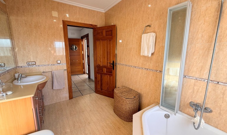 Herverkoop - Villa -
Hondon de los frailes - Hondon de los Frailes*