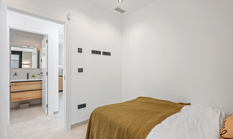 Herverkoop - Villa * -
Orihuela Costa* - Blue Lagoon*