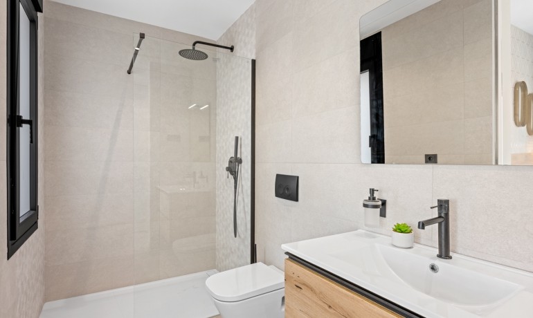 Herverkoop - Villa * -
Orihuela Costa* - Blue Lagoon*