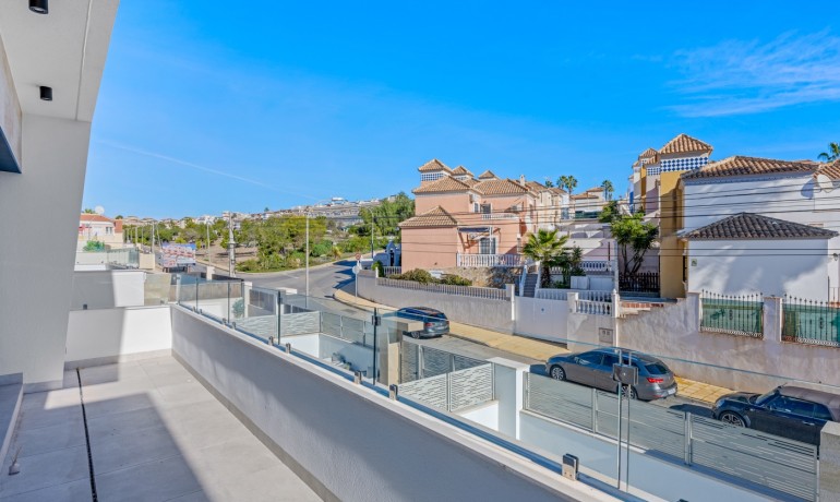 Herverkoop - Villa * -
Orihuela Costa* - Blue Lagoon*