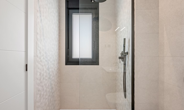 Herverkoop - Villa * -
Orihuela Costa* - Blue Lagoon*