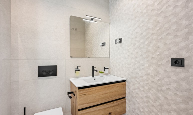 Herverkoop - Villa * -
Orihuela Costa* - Blue Lagoon*