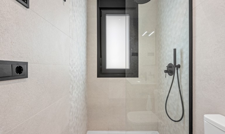 Herverkoop - Villa * -
Orihuela Costa* - Blue Lagoon*