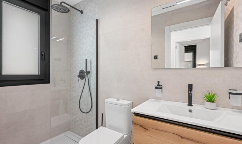 Herverkoop - Villa * -
Orihuela Costa* - Blue Lagoon*