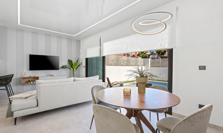 Herverkoop - Villa * -
Orihuela Costa* - Blue Lagoon*