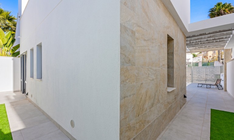 Herverkoop - Villa * -
Orihuela Costa* - Blue Lagoon*