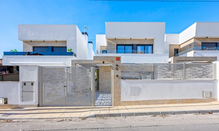 Herverkoop - Villa * -
Orihuela Costa* - Blue Lagoon*