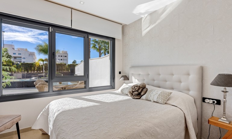 Sale - Apartment / Flat * -
Orihuela Costa* - Los Dolses*