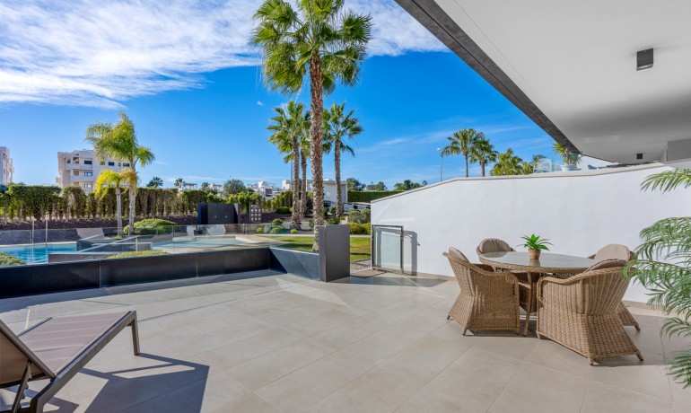 Sale - Apartment / Flat * -
Orihuela Costa* - Los Dolses*