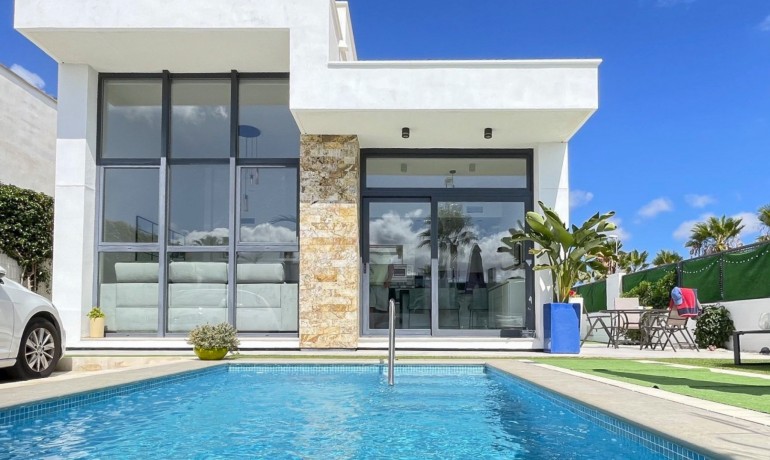 Herverkoop - Villa -
Cuidad Quesada* - Rojales