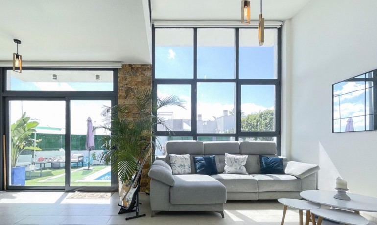 Herverkoop - Villa -
Cuidad Quesada* - Rojales