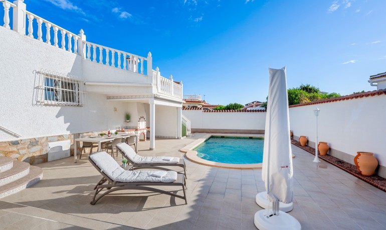 Herverkoop - Villa -
Cuidad Quesada* - Rojales